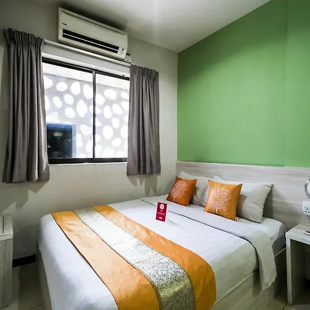 Oyo Rooms Pwtc Lrt Station